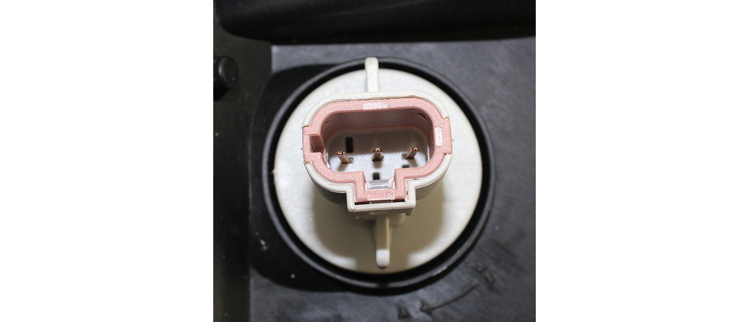 Driver and Passenger Side Halogen Headlights, With Bulbs