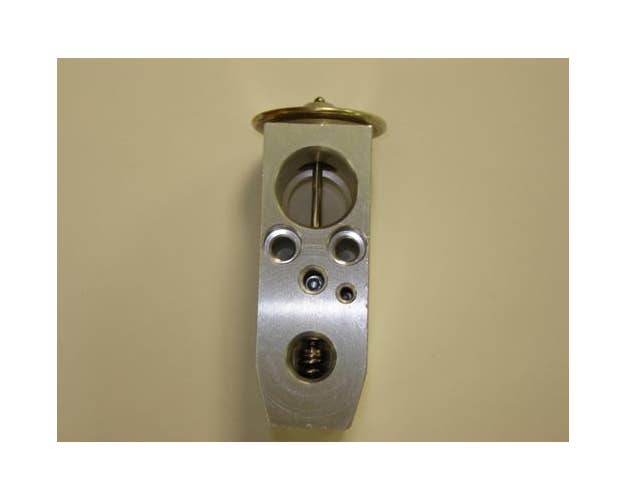Global Parts Distributors A/C Expansion Valve | 3411392