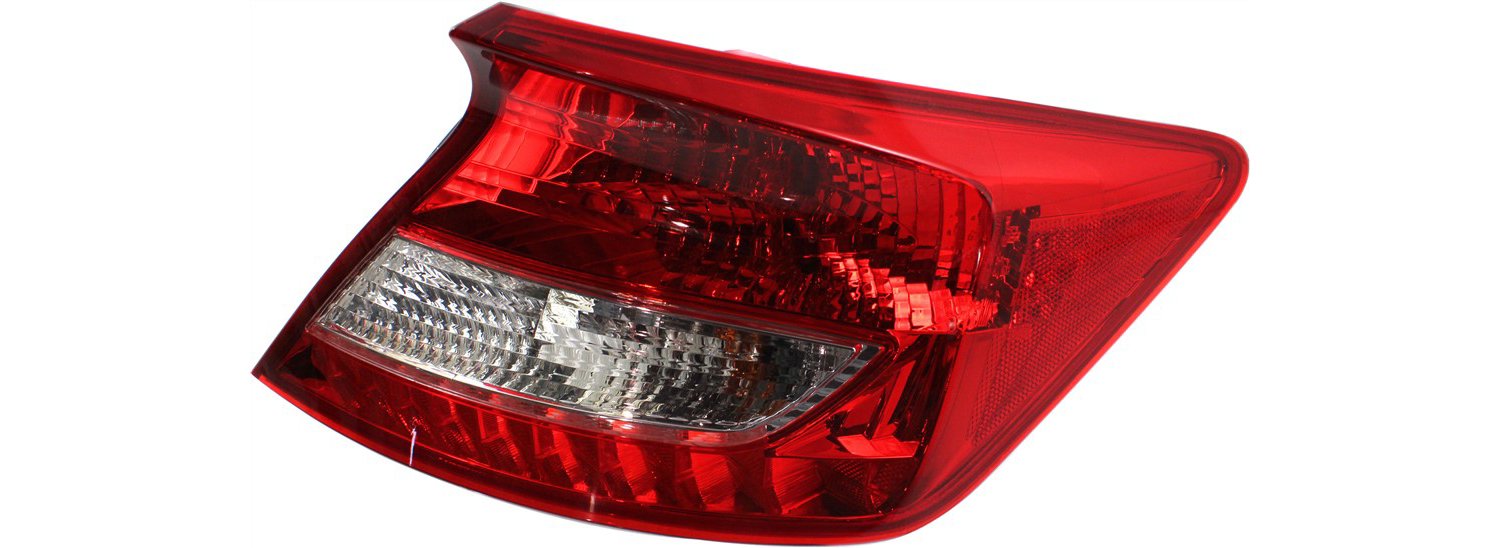 Driver and Passenger Side Halogen Tail Light, With bulb(s), OE Comparable Finish - Image 4